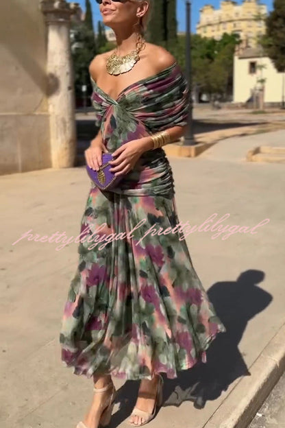 Unique Printed V-Neck Waisted Mesh Holiday Maxi Dress